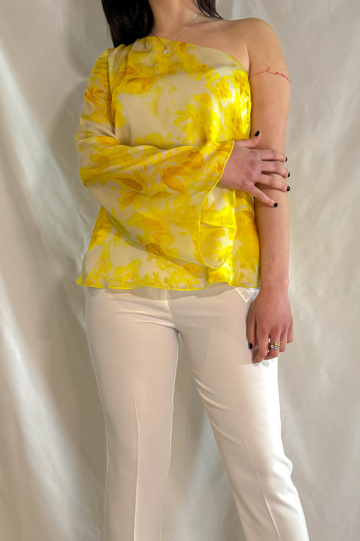 Camicia seta Liu Jo monospalla manica lunga giallo floreale