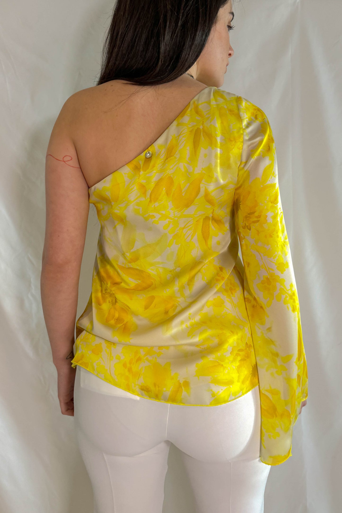 Camicia seta Liu Jo monospalla manica lunga giallo floreale retro