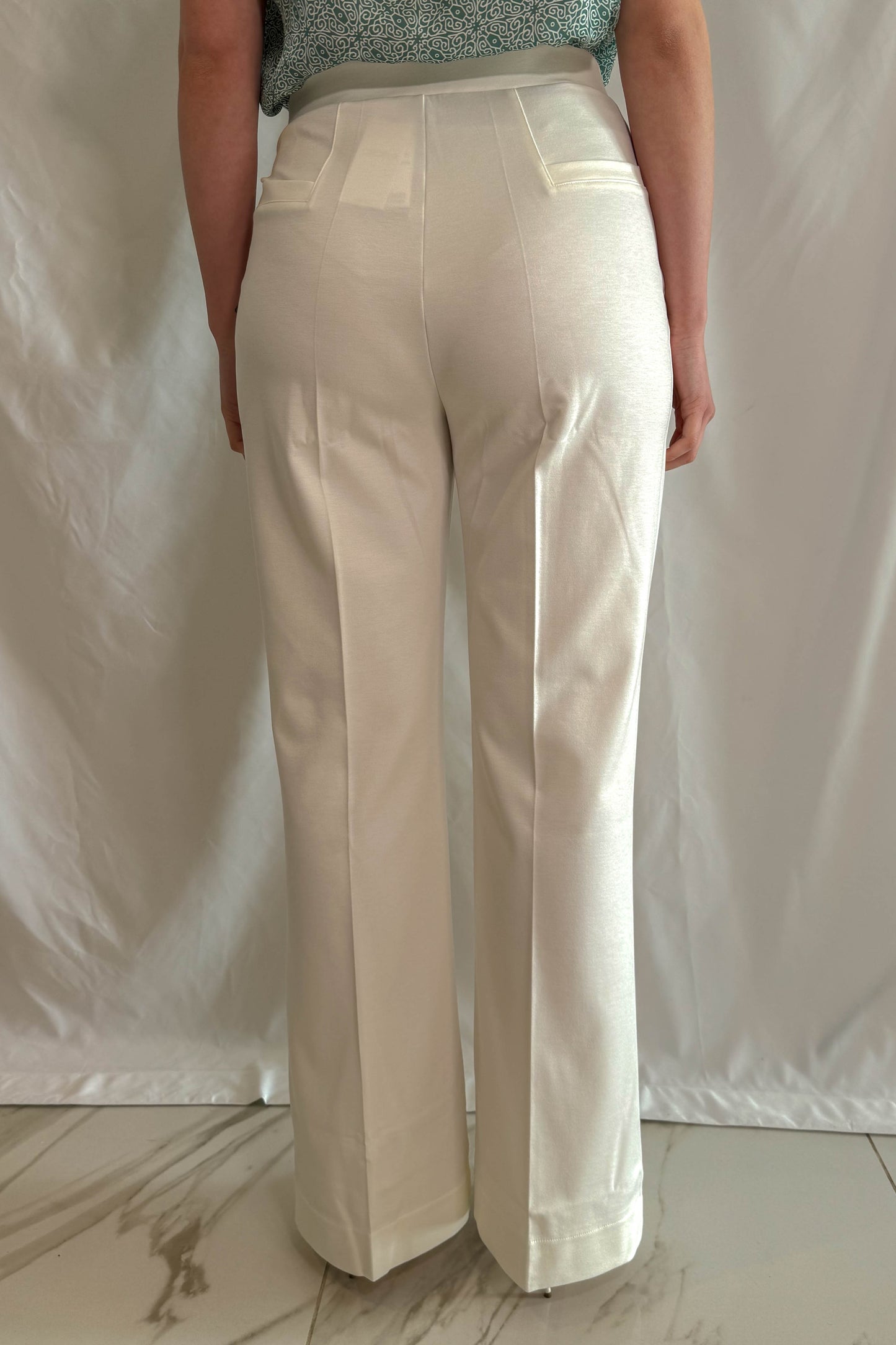Pantaloni OROBLU Ivory in viscosa con vestibilità elegante, vista retro