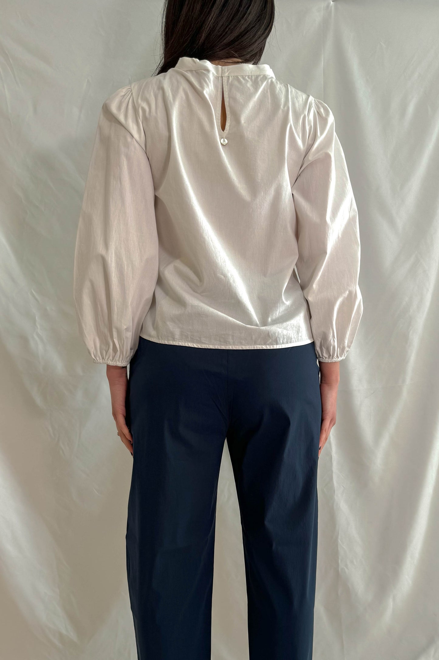 Blusa LIU JO bianca con pizzo ricamato e maniche voluminose, vista retro