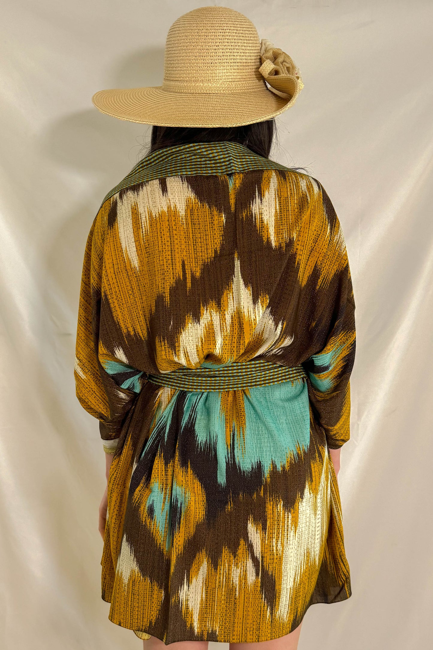 Pareo Olivia White Ikat Elegante Multicolore - Stile Avvolgente