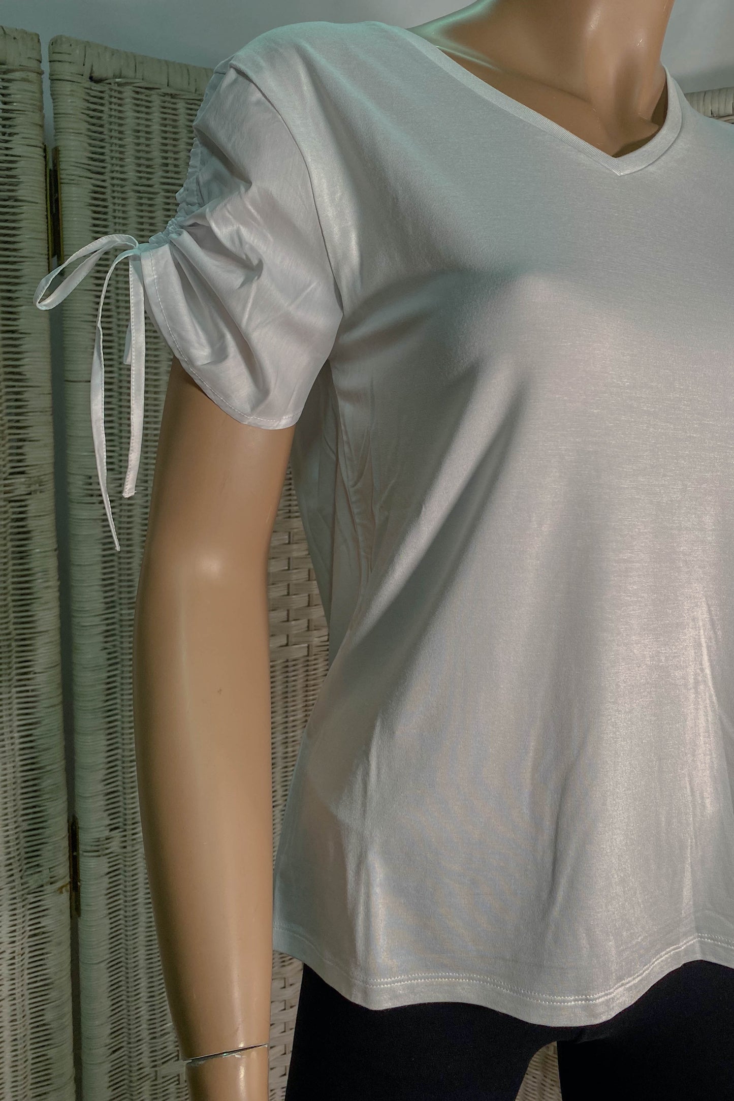T-shirt LIU JO bianca casual con dettagli glamour